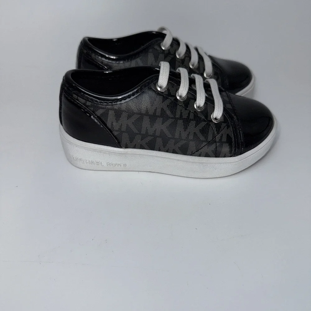 Michael Kors Ivy Dee T Kid's Shoes MK Logo Print‎ Size 7